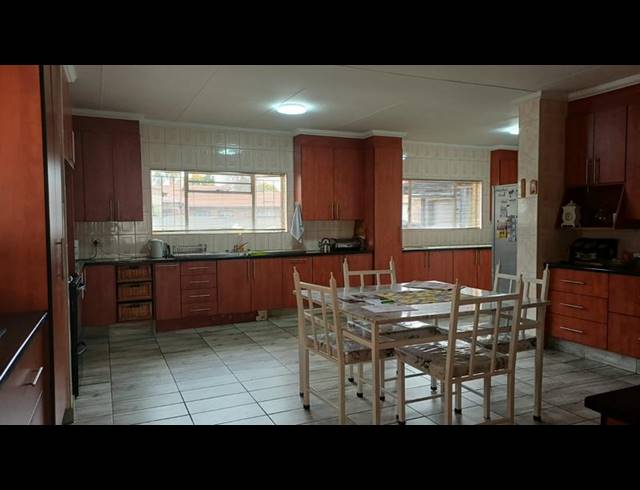 4 BEDROOM HOUSE FOR SALE IN KLIPPOORTJE